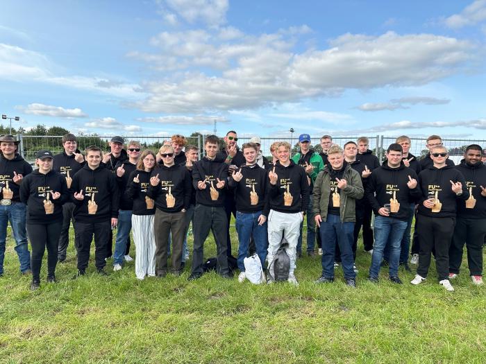 Nogle af Dansk Bilbrancheråds mange dygtige lærlinge til Tun Din Fremtid lærlinge-arrangement.