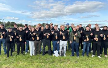 Nogle af Dansk Bilbrancheråds mange dygtige lærlinge til Tun Din Fremtid lærlinge-arrangement.